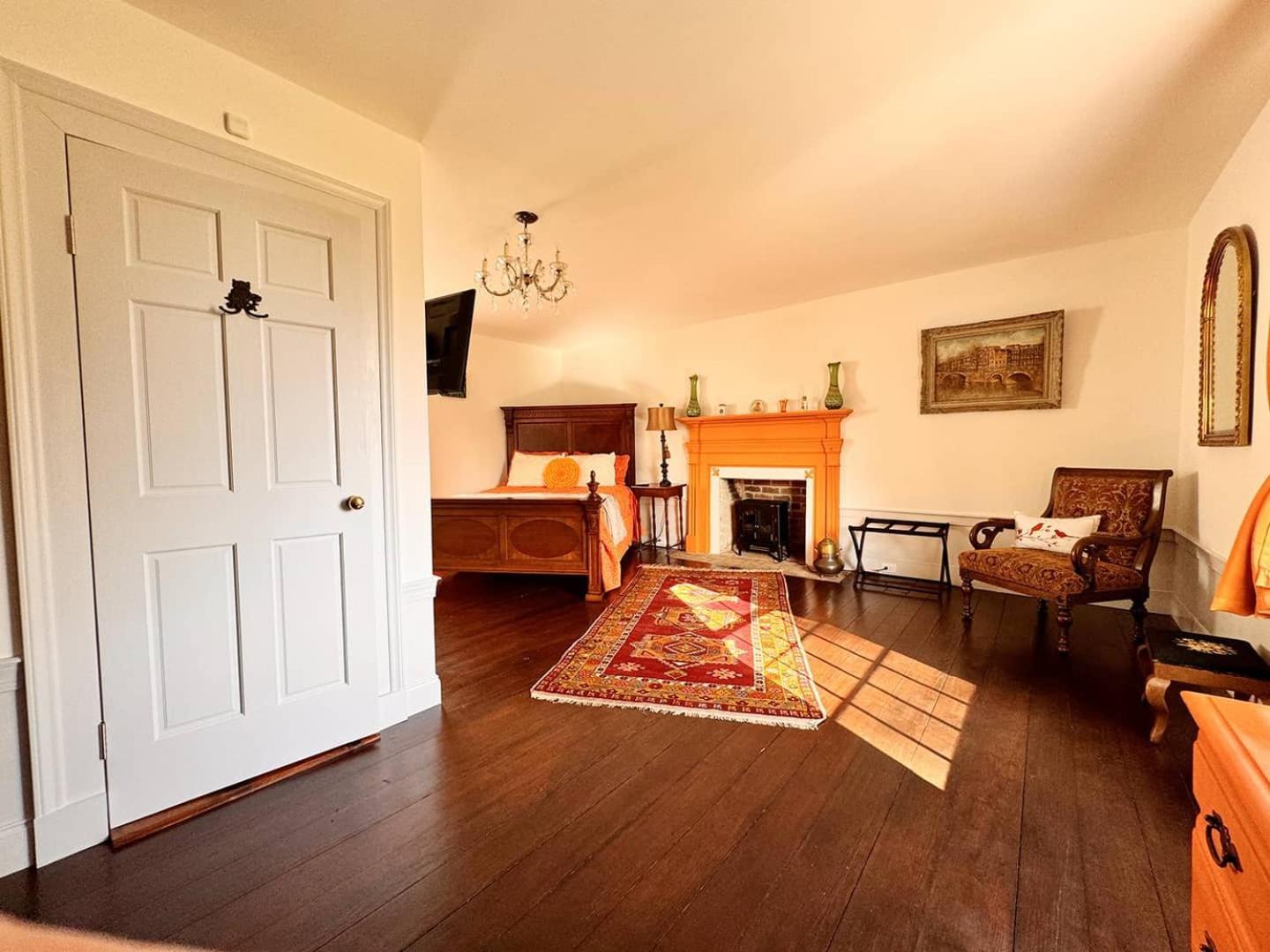 The Sunnyside Sisters Bed And Breakfast Clarksville Екстериор снимка